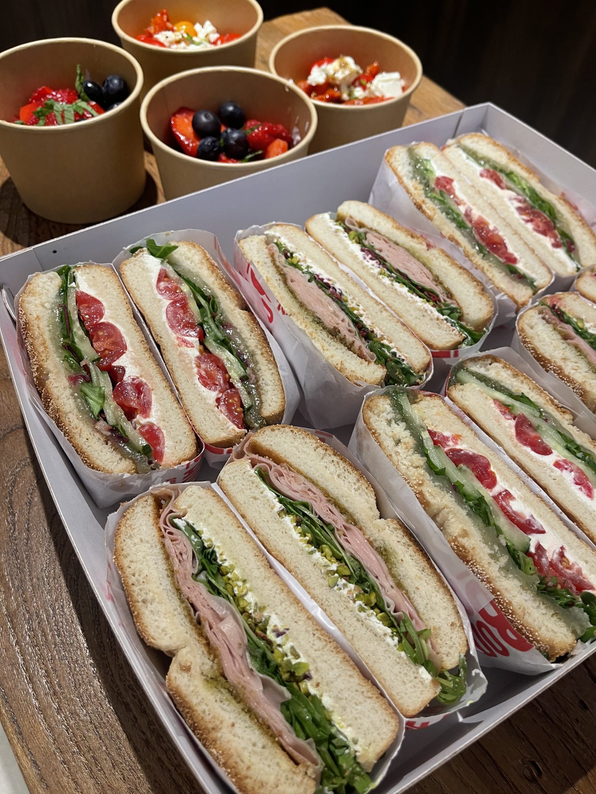 Sandwichs variés pour plateau repas